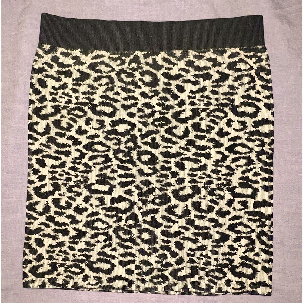 3 FOR $15 🙌🏼 S/M feathers cheetah animal print mini skirt tan brown black